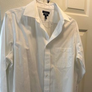 Croft & Barrow Men’s dress shirt